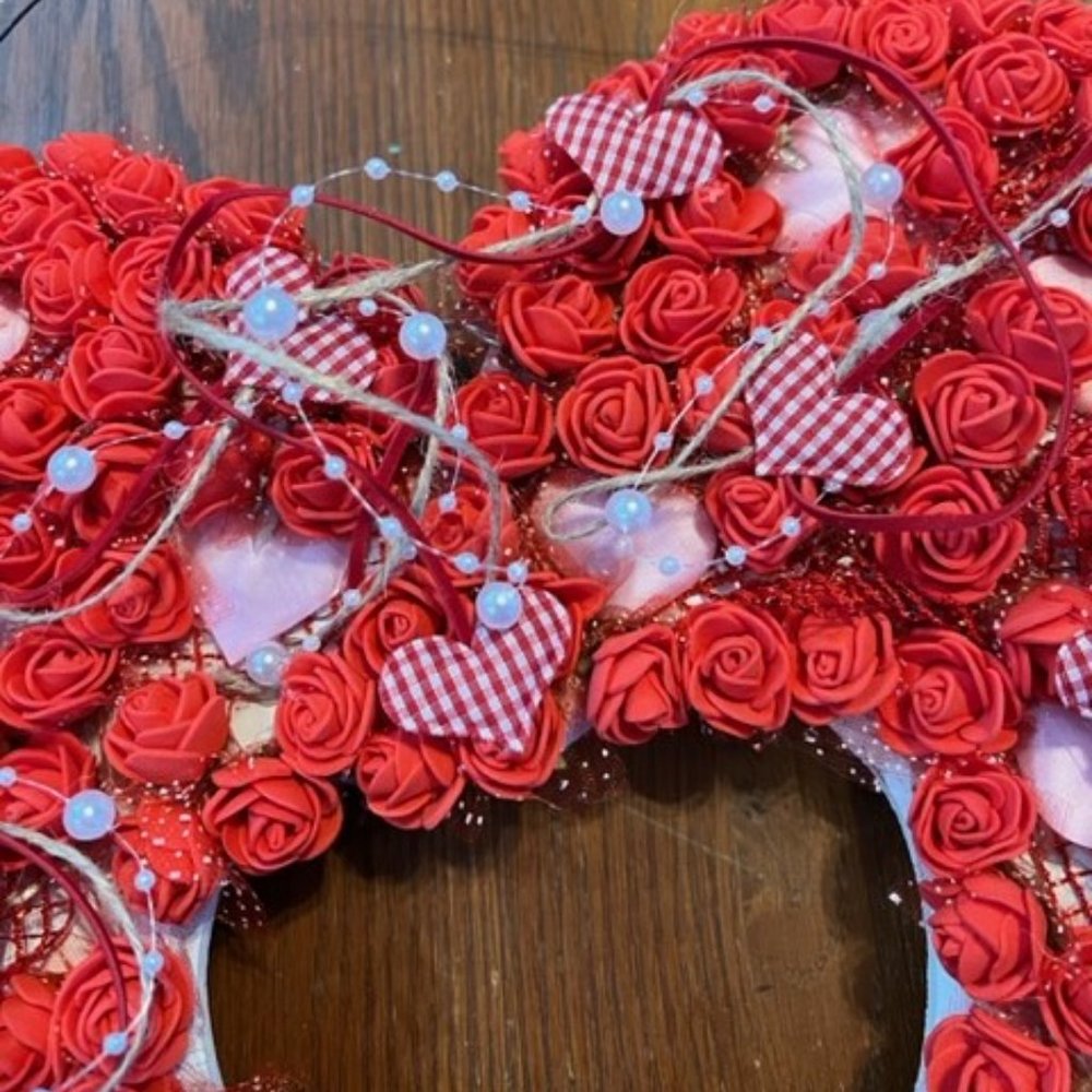 LITE PINK & RED ROSE WOOD HEART WREATH - Picture 7 of 9